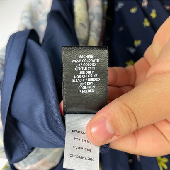 Torrid Maxi Challis Button-Front Blue Floral Maxi Dress size 00 - Picture 11 of 14